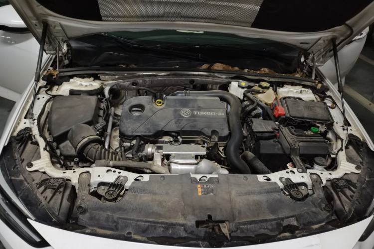 Used Buick Regal 2020 552T Luxury Version Engine Bay