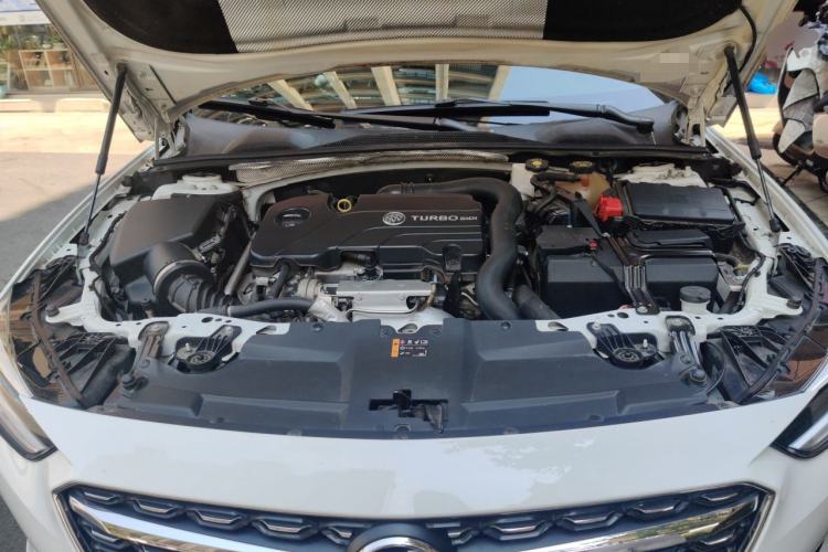 Used Buick Regal 2020 552T Elite Edition Engine Bay