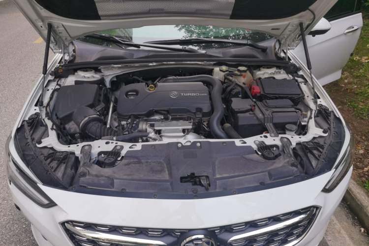 Used Buick Regal 2020 552T Elite Edition Engine Bay