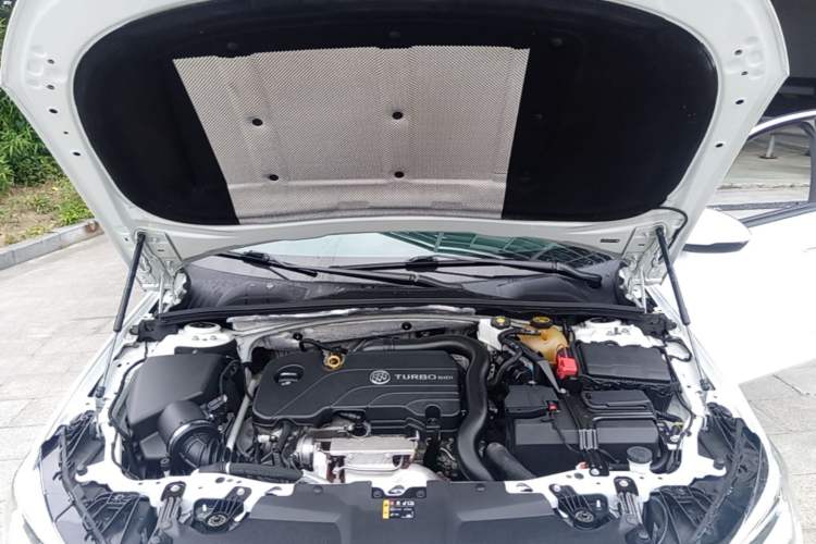 Used Buick Regal 2020 552T Elite Edition Engine Bay