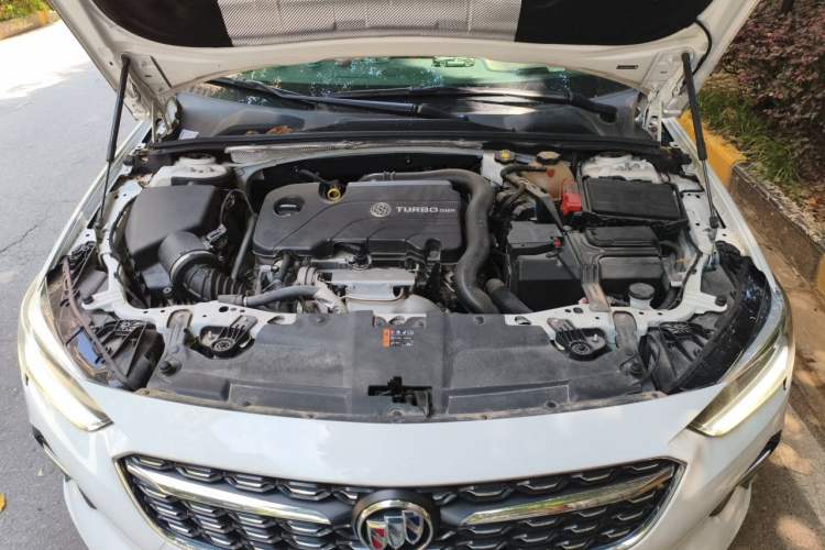 Used Buick Regal 2020 552T Luxury Version Engine Bay