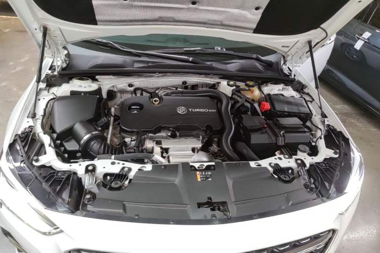 Used Buick Regal 2020 552T Elite Edition Engine Bay