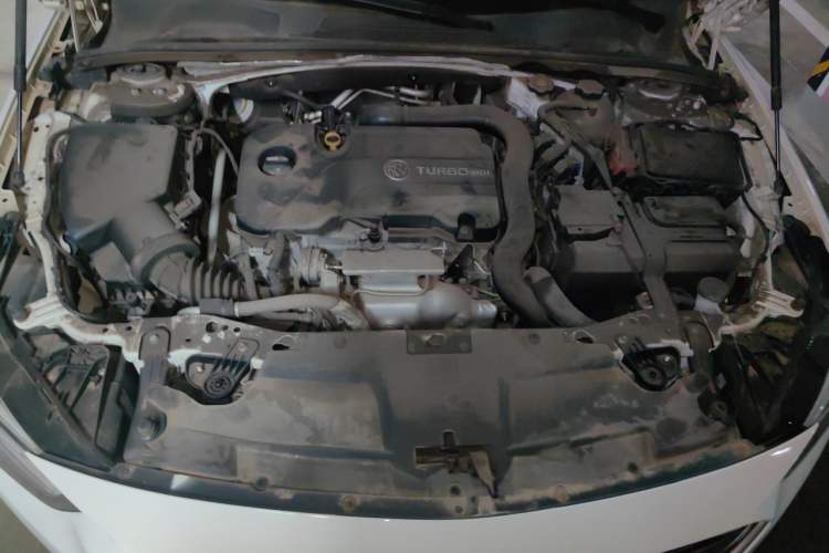 Used Buick Regal 2020 552T Luxury Version Engine Bay