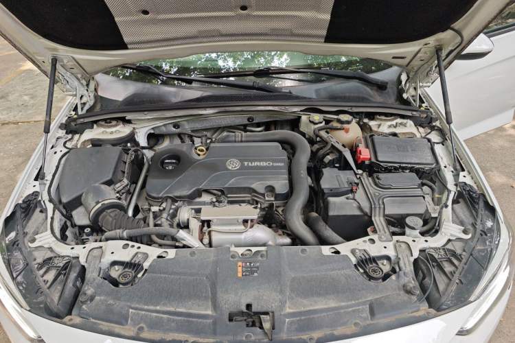 Used Buick Regal 2020 552T Elite Edition Engine Bay
