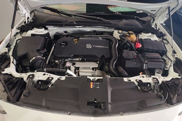 Used Buick Regal 2020 552T Elite Edition Engine Bay