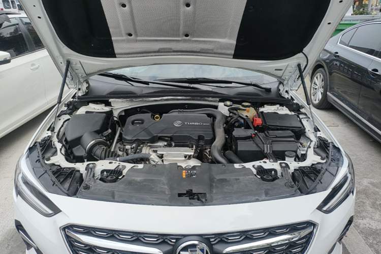 Used Buick Regal 2020 552T Luxury Version Engine Bay