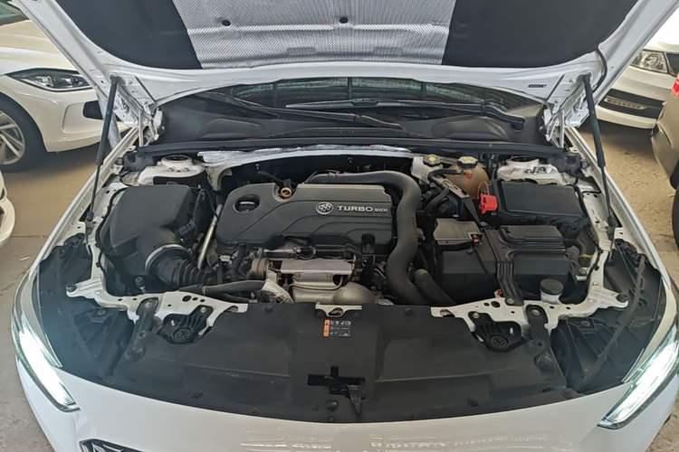 Used Buick Regal 2020 552T Elite Edition Engine Bay