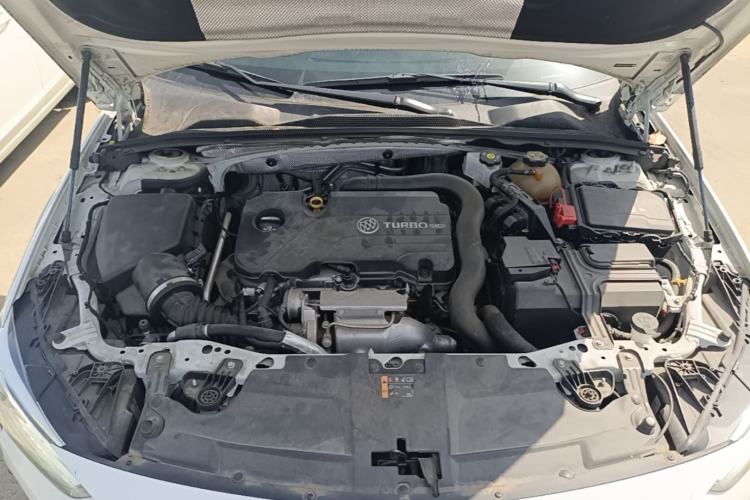 Used Buick Regal 2020 552T Luxury Version Engine Bay