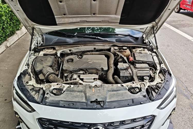 Used Buick Regal 2020 552T Elite Edition Engine Bay