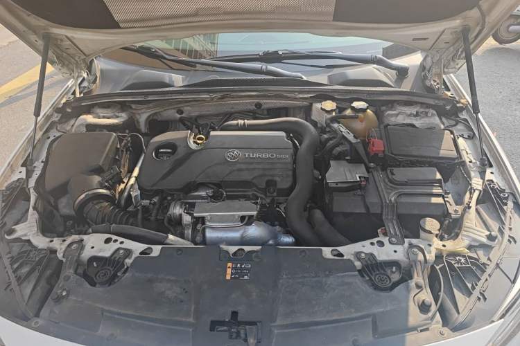 Used Buick Regal 2020 552T Elite Edition Engine Bay