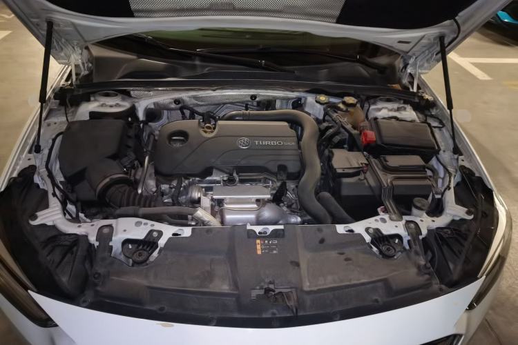 Used Buick Regal 2020 552T Luxury Version Engine Bay