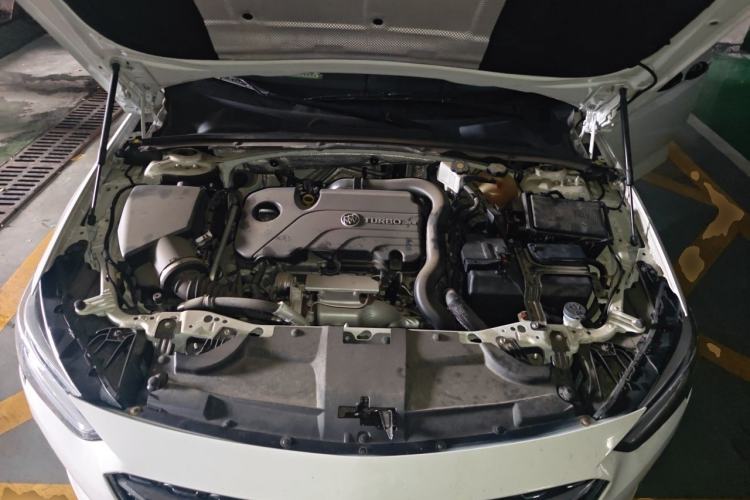 Used Buick Regal 2020 552T Elite Edition Engine Bay