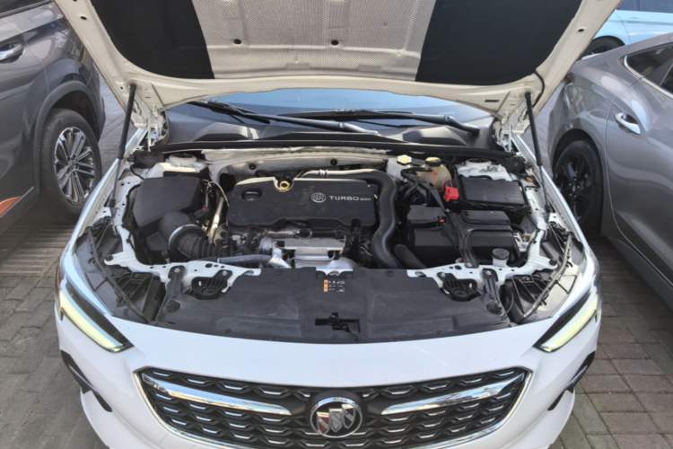 Used Buick Regal 2020 552T Elite Edition Engine Bay