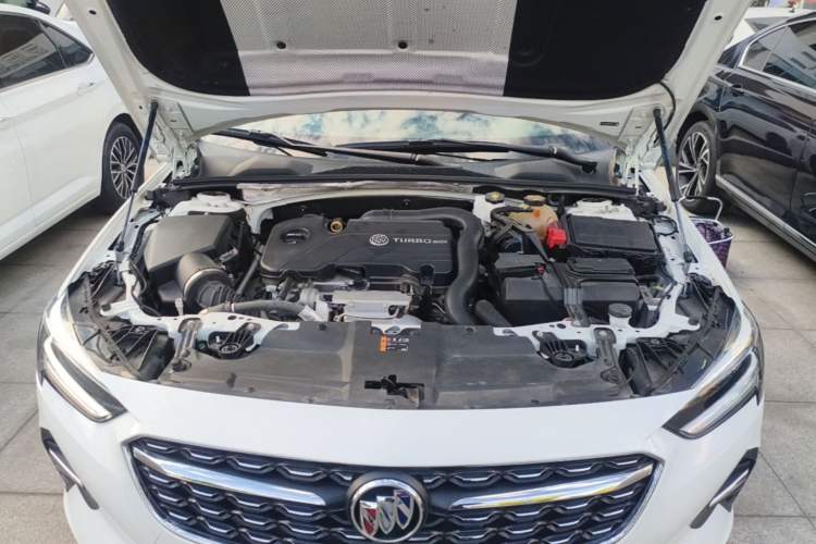 Used Buick Regal 2020 552T Elite Edition Engine Bay