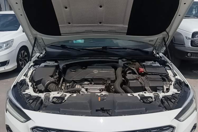 Used Buick Regal 2020 552T Elite Edition Engine Bay