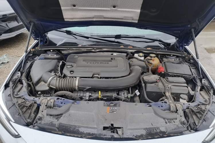 Used Buick Regal 2020 GS 28T Prestige Model Engine Bay