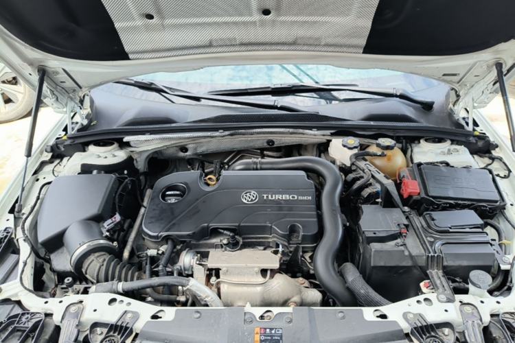 Used Buick Regal 2020 552T Elite Edition Engine Bay