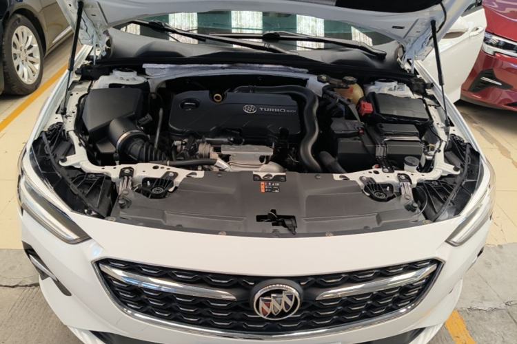 Used Buick Regal 2020 552T Luxury Version Engine Bay