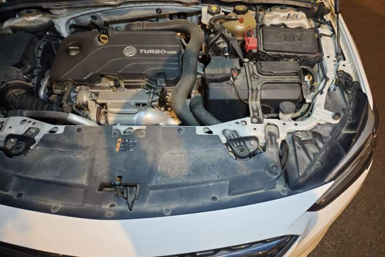 Used Buick Regal 2020 552T Luxury Version Engine Bay Left