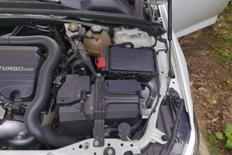 Used Buick Regal 2020 552T Elite Edition Engine Bay Left