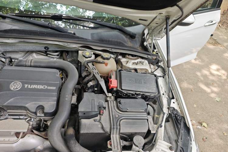 Used Buick Regal 2020 552T Elite Edition Engine Bay Left