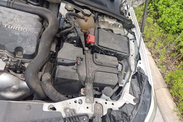 Used Buick Regal 2020 552T Elite Edition Engine Bay Left