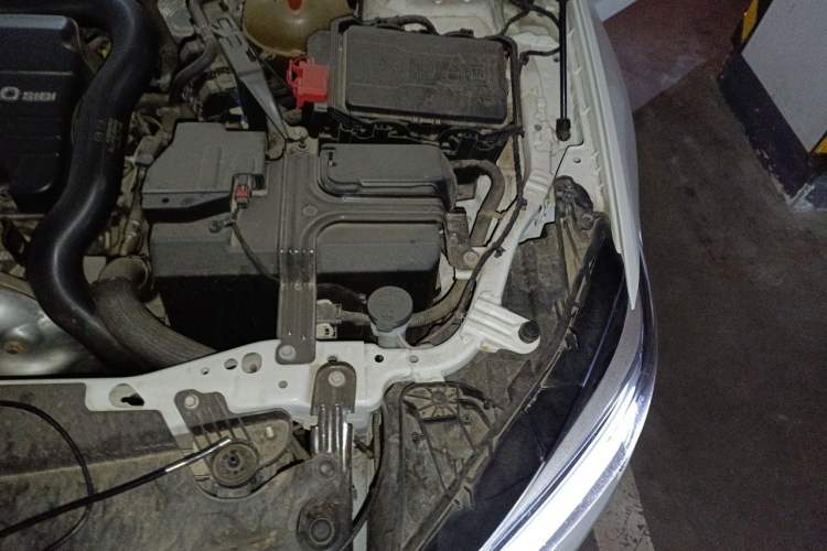 Used Buick Regal 2020 552T Luxury Version Engine Bay Left