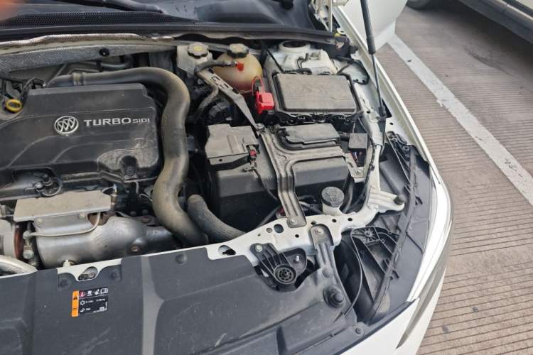 Used Buick Regal 2020 552T Luxury Version Engine Bay Left