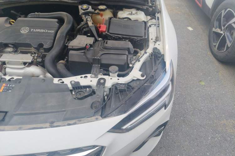 Used Buick Regal 2020 552T Luxury Version Engine Bay Left
