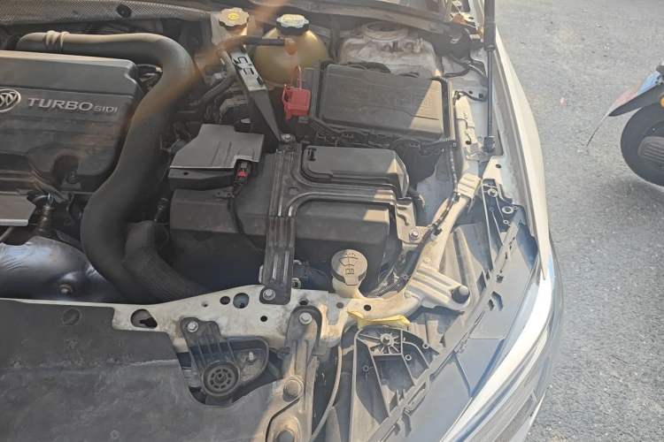 Used Buick Regal 2020 552T Elite Edition Engine Bay Left