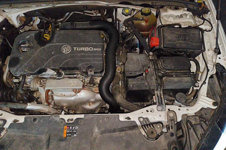 Used Buick Regal 2020 552T Elite Edition Engine Bay Left