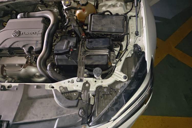 Used Buick Regal 2020 552T Elite Edition Engine Bay Left