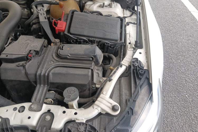 Used Buick Regal 2020 552T Luxury Version Engine Bay Left