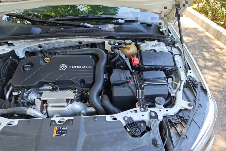 Used Buick Regal 2020 552T Luxury Version Engine Bay Left