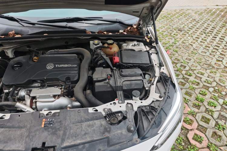 Used Buick Regal 2020 552T Elite Edition Engine Bay Left