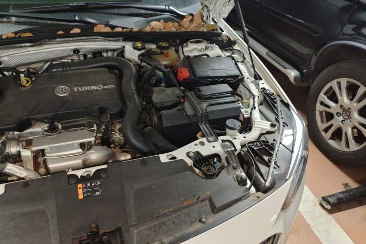 Used Buick Regal 2020 552T Elite Edition Engine Bay Left