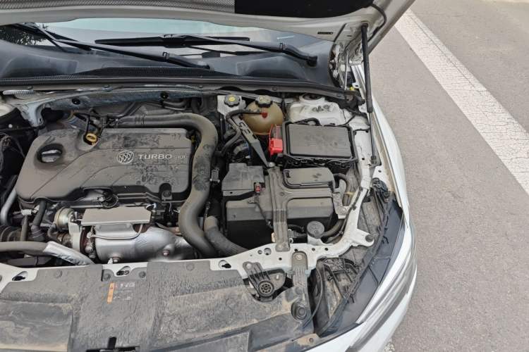 Used Buick Regal 2020 552T Elite Edition Engine Bay Left