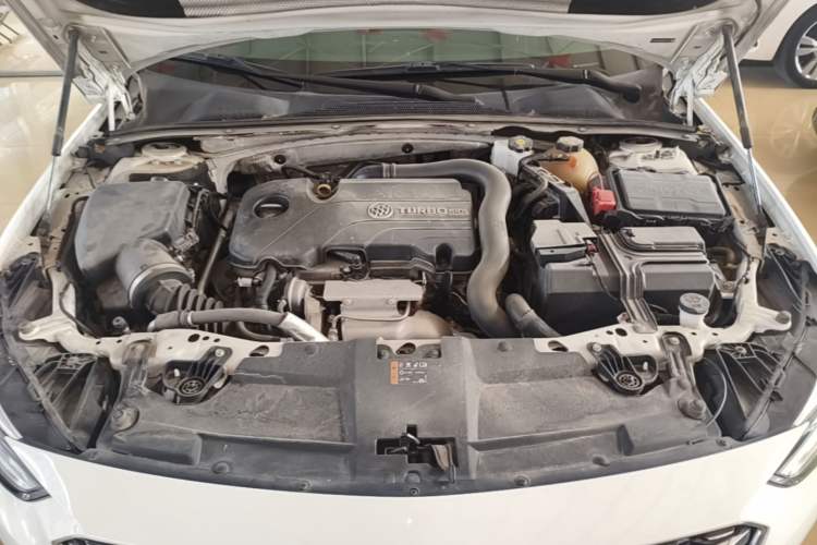 Used Buick Regal 2020 552T Elite Edition Engine Bay
