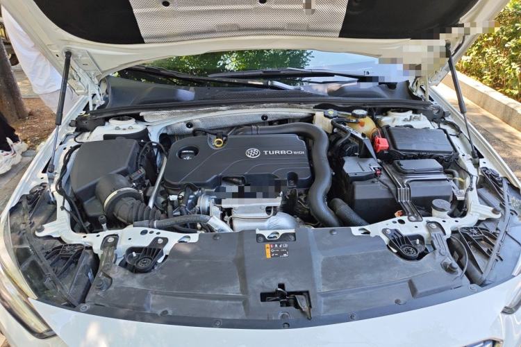 Used Buick Regal 2020 552T Luxury Version Engine Bay
