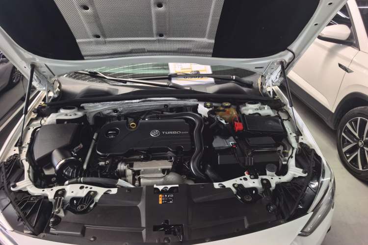 Used Buick Regal 2020 552T Elite Edition Engine Bay