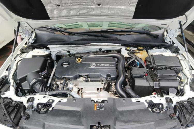 Used Buick Regal 2020 552T Elite Edition Engine Bay