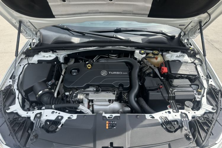 Used Buick Regal 2020 552T Elite Edition Engine Bay