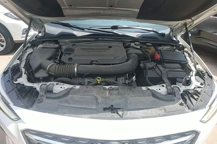 Used Buick Regal 2020 652T Elite Edition Engine Bay