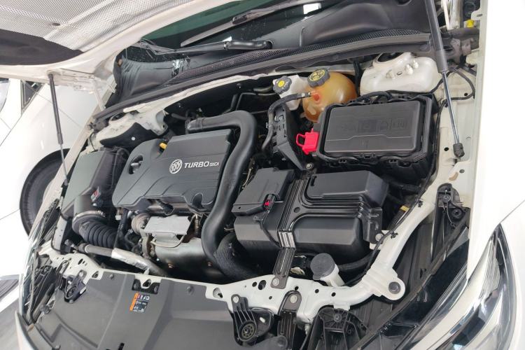Used Buick Regal 2020 552T Luxury Version Engine Bay