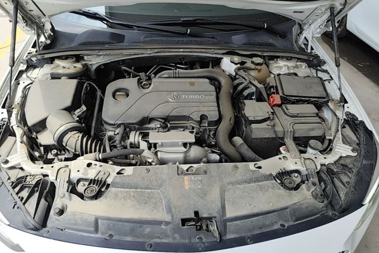 Used Buick Regal 2020 552T Elite Edition Engine Bay