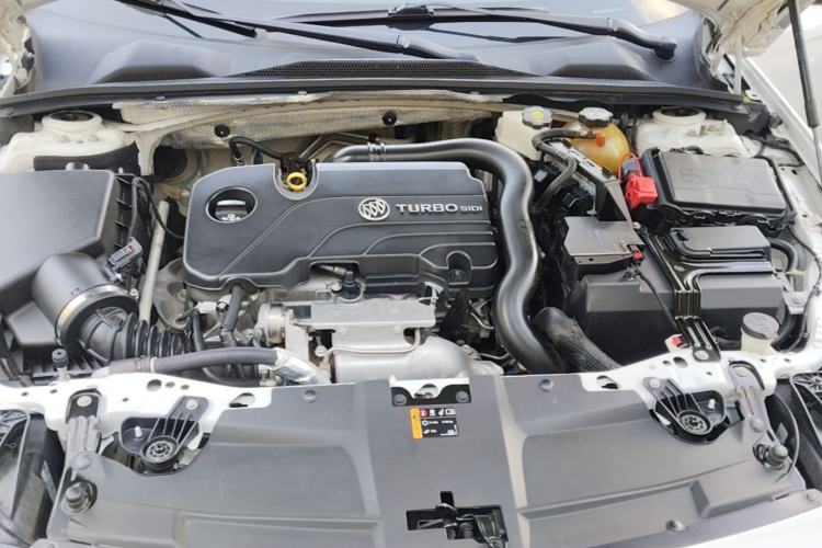 Used Buick Regal 2020 552T Elite Edition Engine Bay