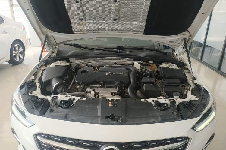 Used Buick Regal 2020 552T Elite Edition Engine Bay