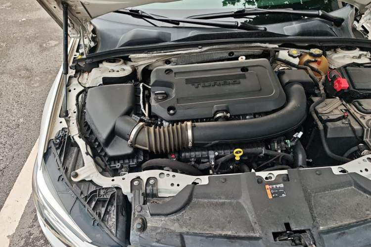 Used Buick Regal 2020 GS 28T Elite Model Engine Bay Right