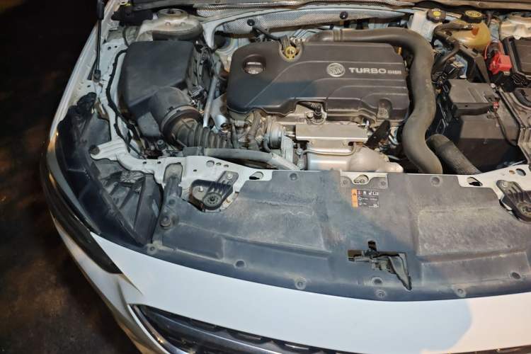 Used Buick Regal 2020 552T Luxury Version Engine Bay Right