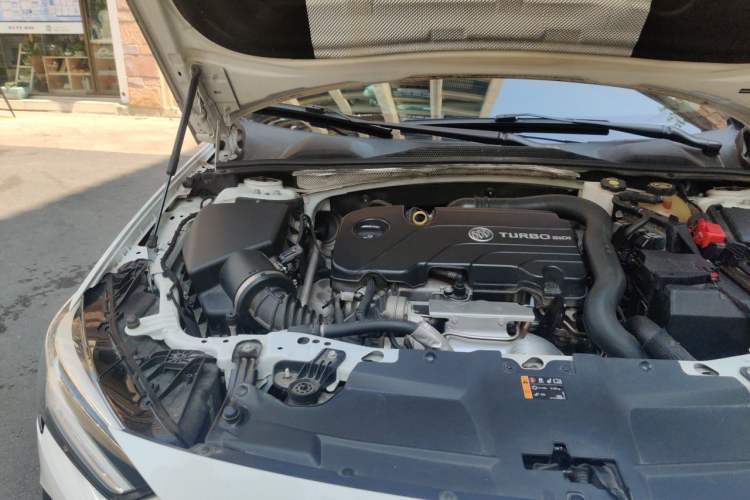 Used Buick Regal 2020 552T Elite Edition Engine Bay Right